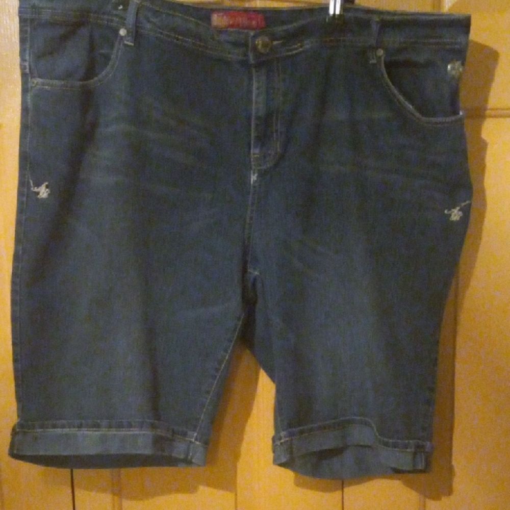 Offical Apple Bottoms Dark Blue Denim Shorts. - Picture 2 of 8
